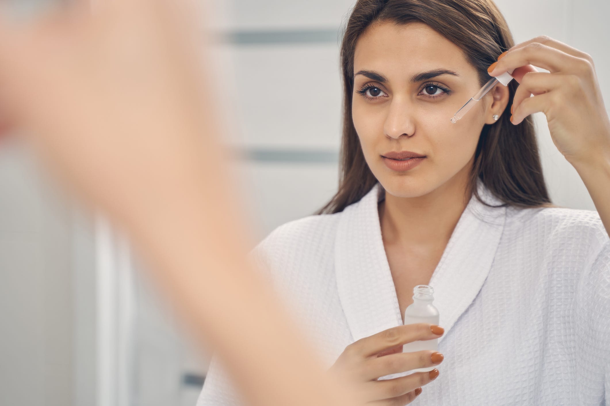 美白精华与保湿精华的搭配顺序 美白精华与保湿精华的搭配顺序